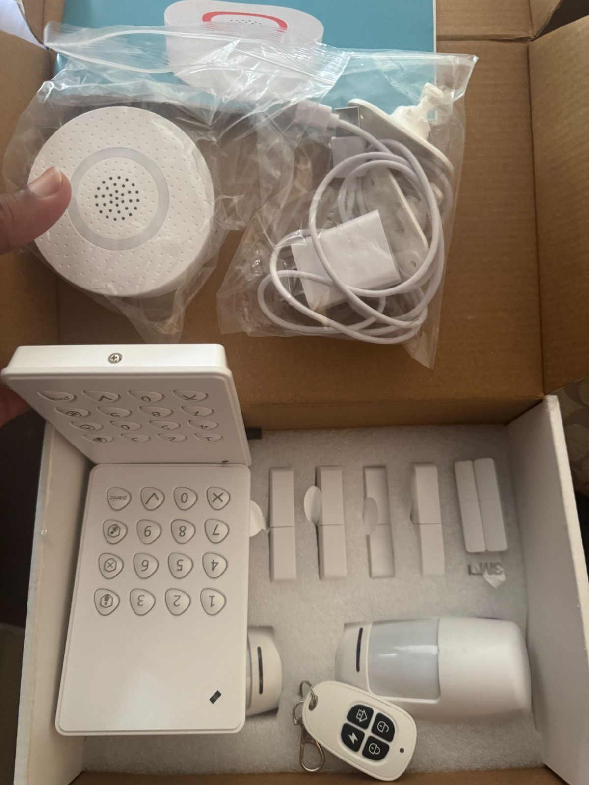 Battery-Powered WiFi Alarm System – 15-pc Home Security Kit with Alexa Support