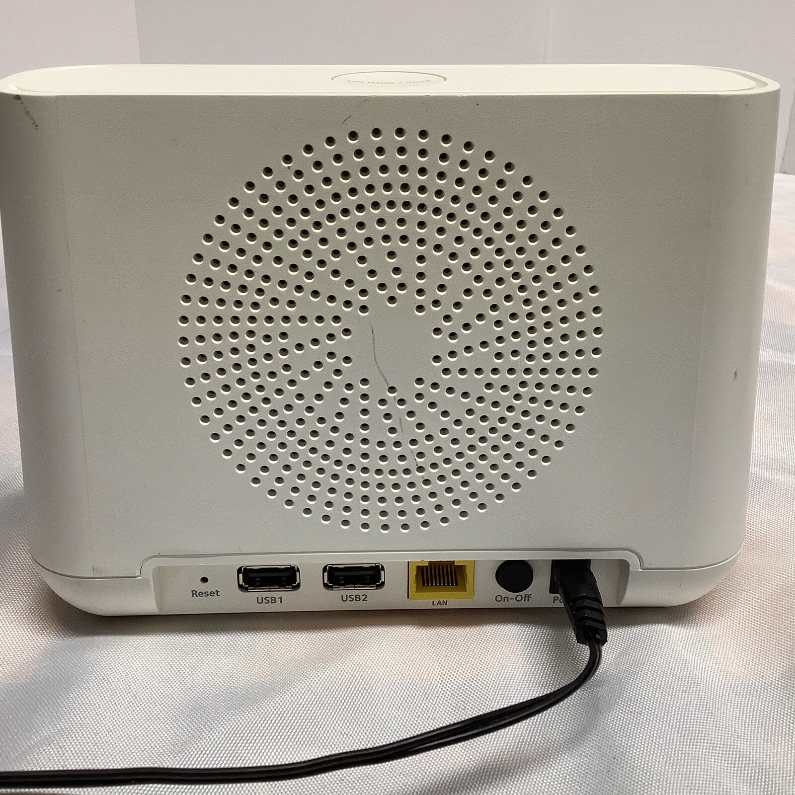 NetGear Arlo Pro VMB4000 Wireless Security Camera Base Station w/ AC Adapter
