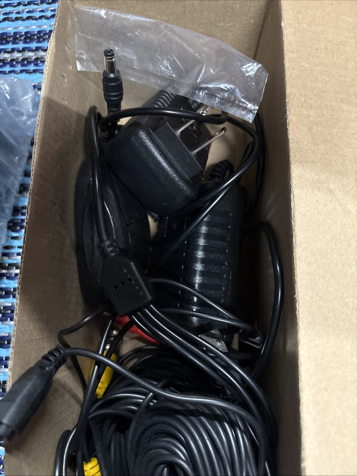 4 Cameras Surveillance Camera System H.264 – 5 In 1 DVR Kit