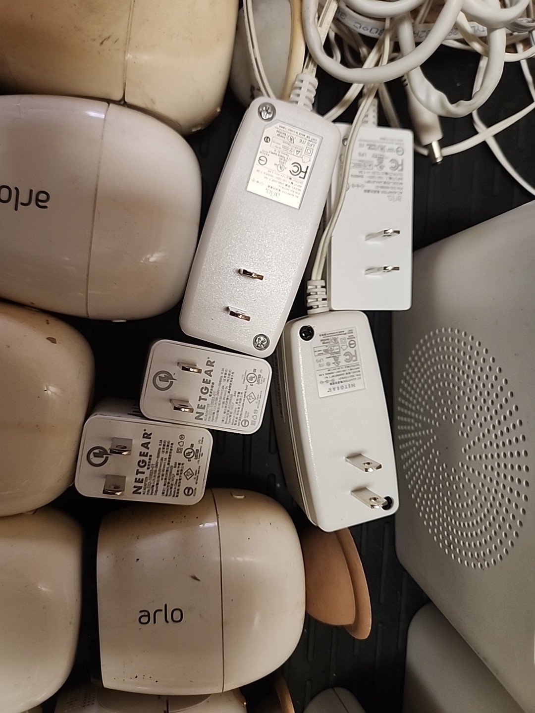 Lot Arlo: 19 Cameras (Not Tested) + 3 Bases PROVED (Inc. VMB5000 4K Hub)