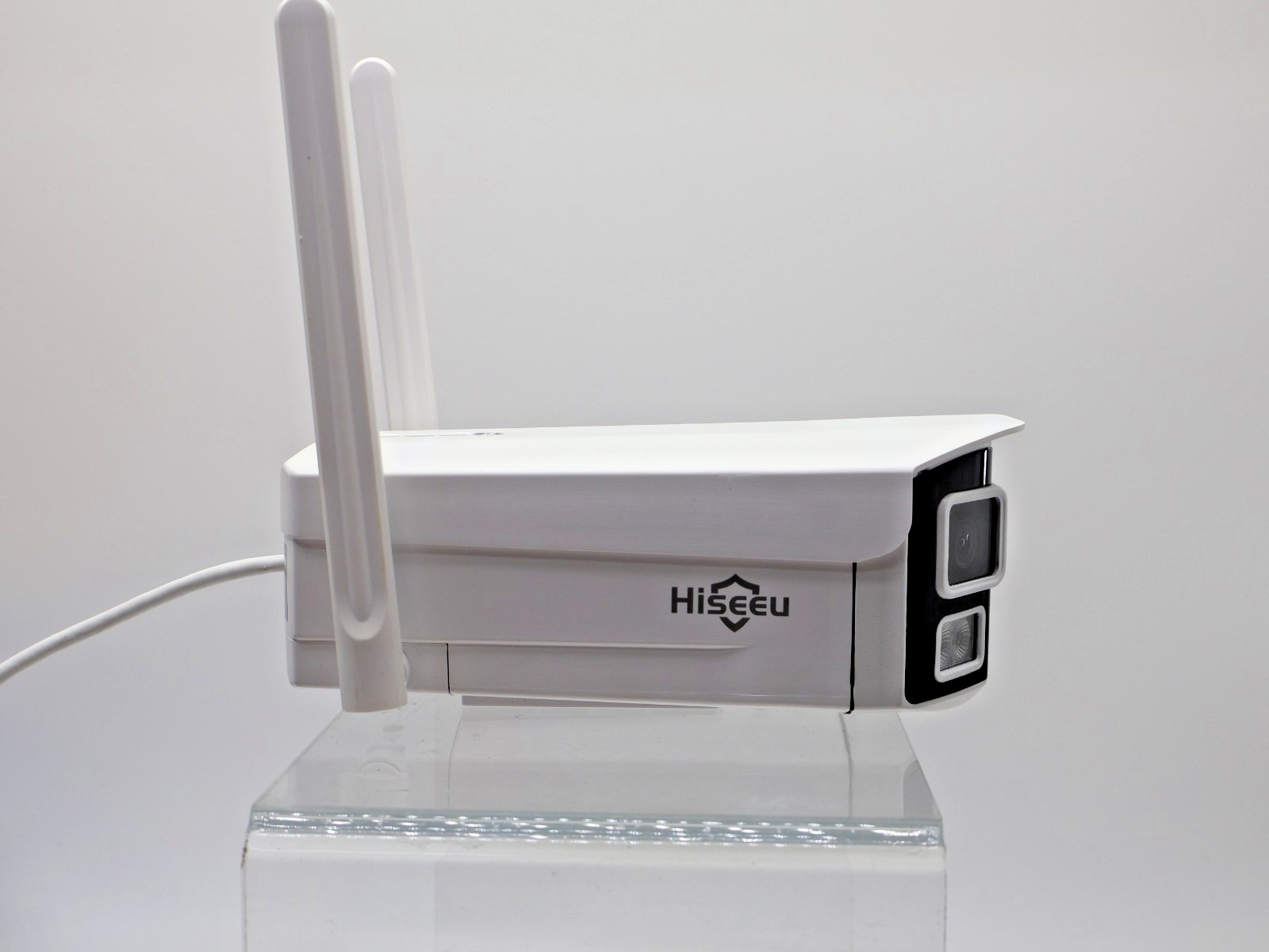 Hiseeu 180 Degree Ultra Wide Angle Dual Lens WiFi Pro Wireless Security Camera