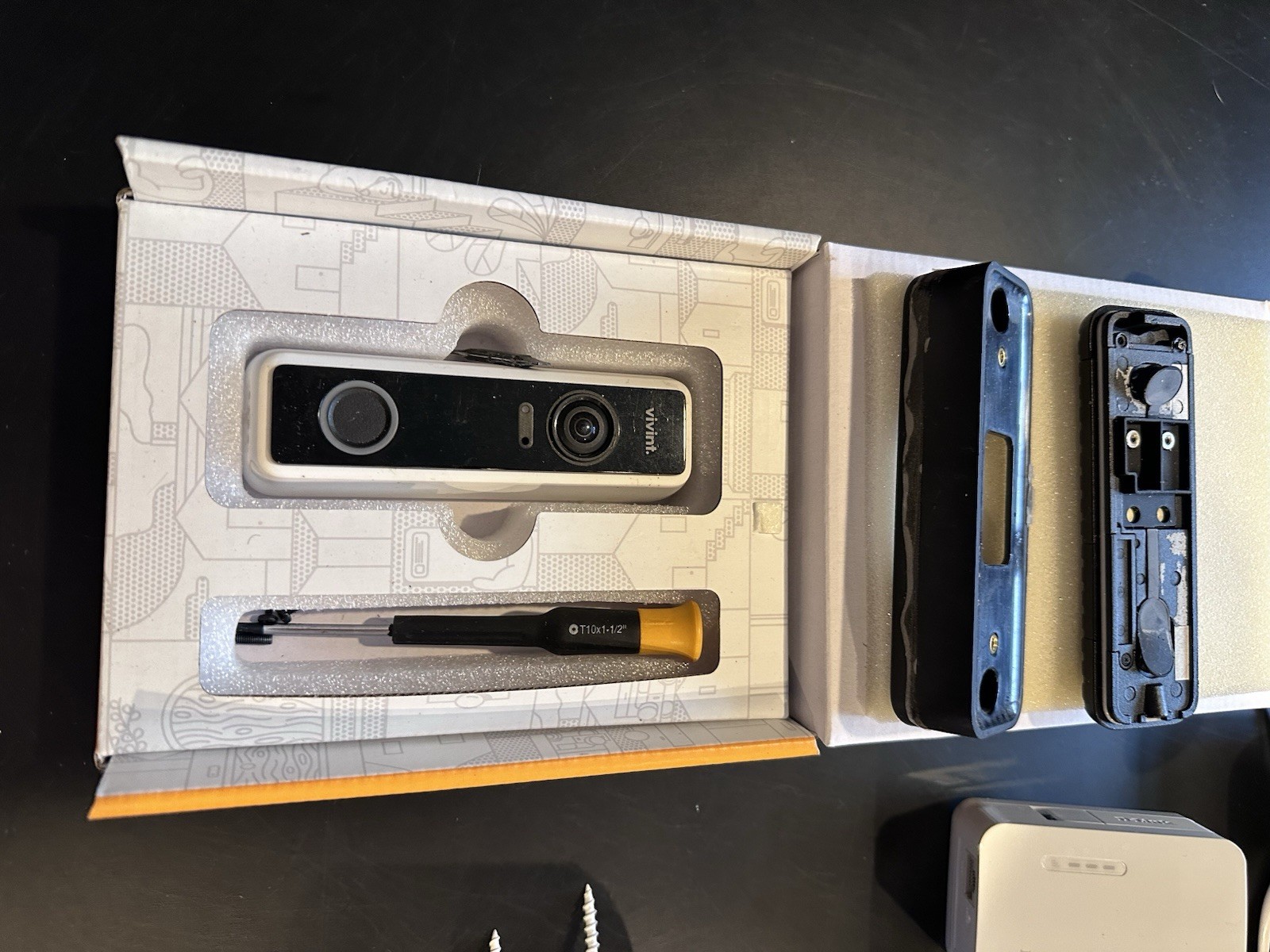 Vivint SmartHub Pro, Door, Window, Motion Sensors, Indoor Camera, Doorbell