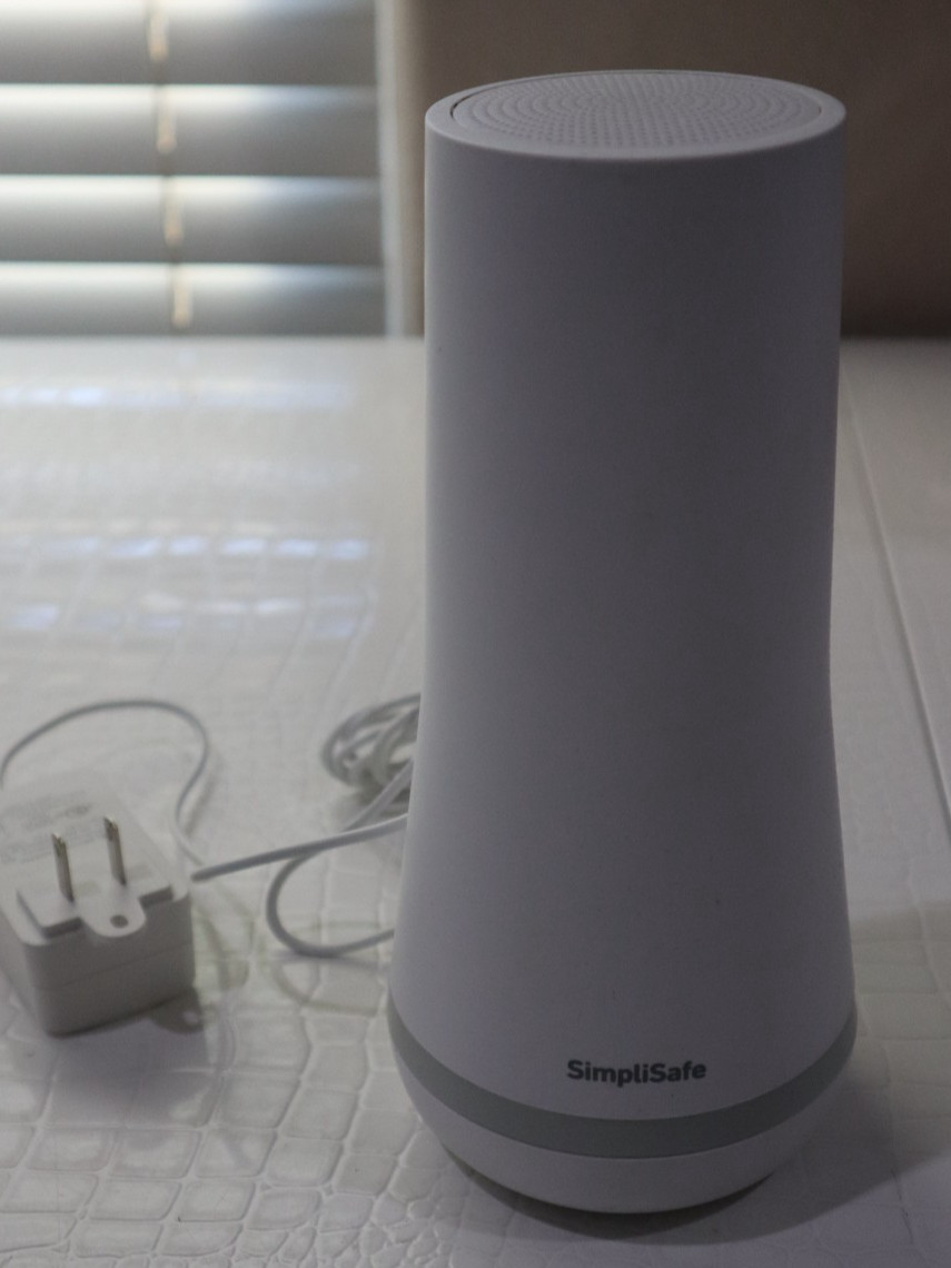 SimpliSafe Home Security System Base Station SSBS3 W Keypad ~ NEVER USED~
