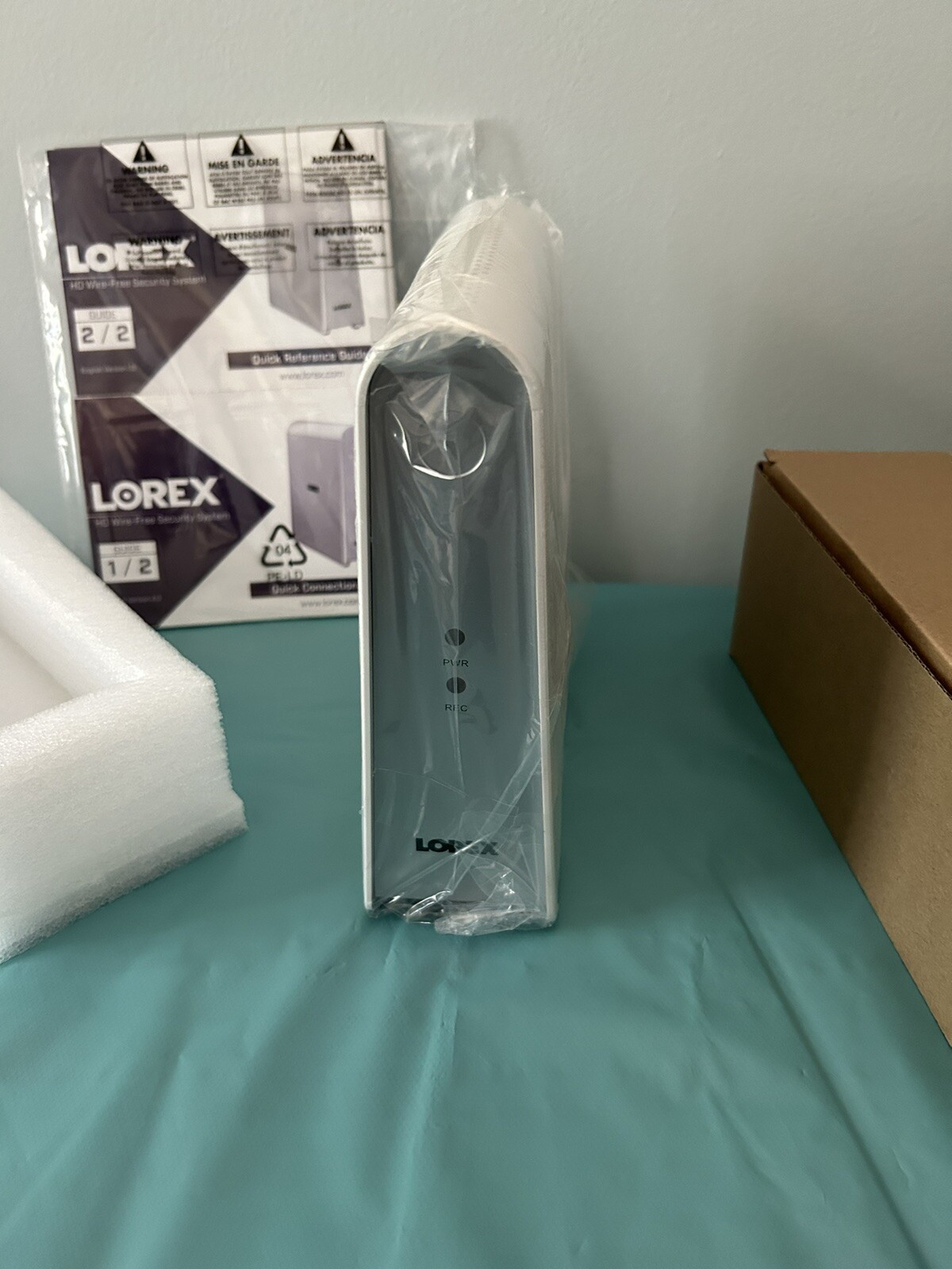 (New) LOREX LHWF1006G32, 6 CH, 1080p, WF Wireless, DVR 32GB(see Pictures)