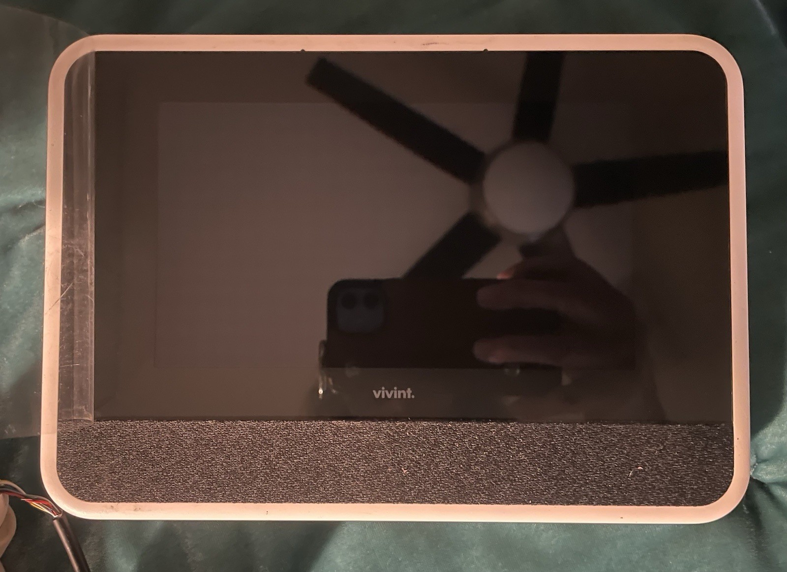 Vivint Smart Home Security System Wi-Fi Camera Doorbell Touch Screen Panel