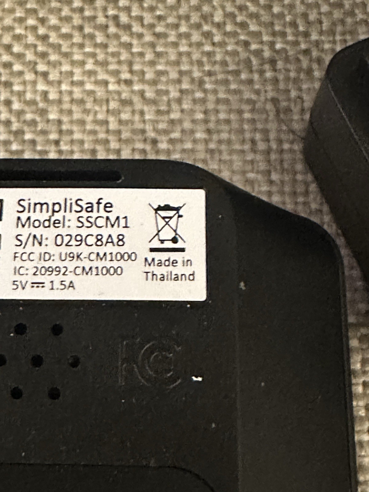 SimpliSafe Indoor Camera Wi-Fi HD Security Camera SSCM1 + Wall Charger + cord !!