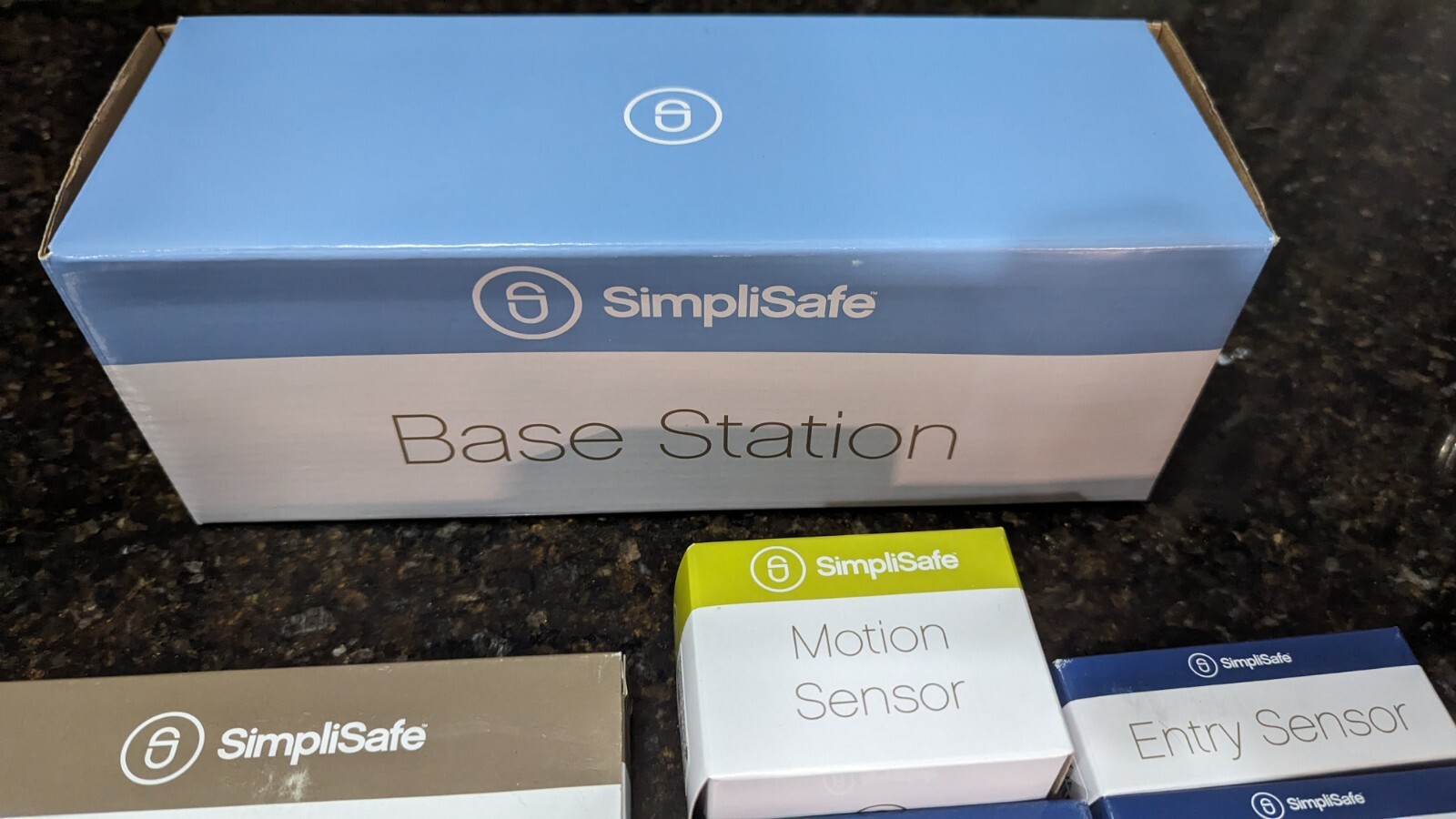 Brand New (7) Piece SimpliSafe Security System Bundle