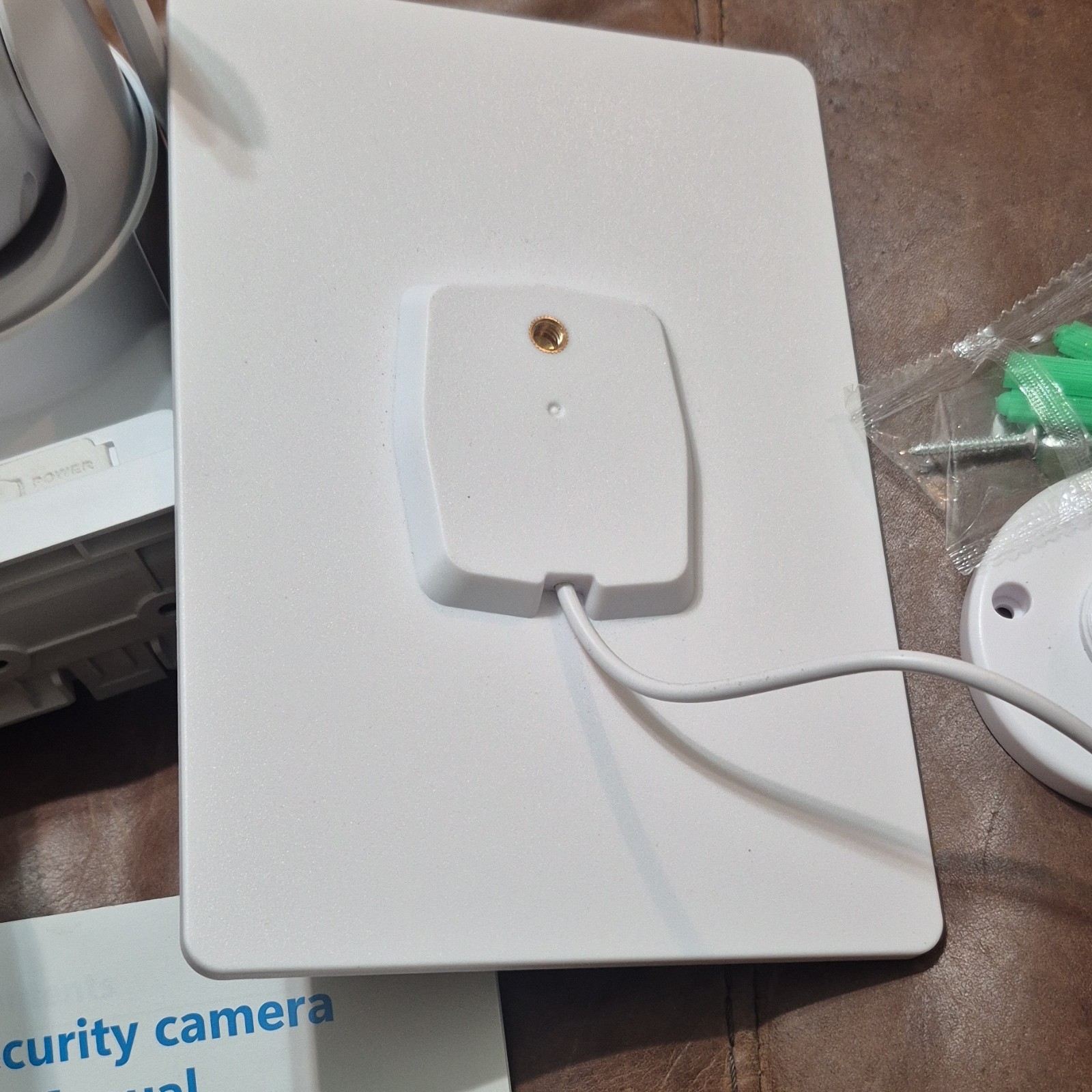 CQ40 Wireless Solar Security Camera Outdoor PTZ 1080P WiFi Battery Spotlight