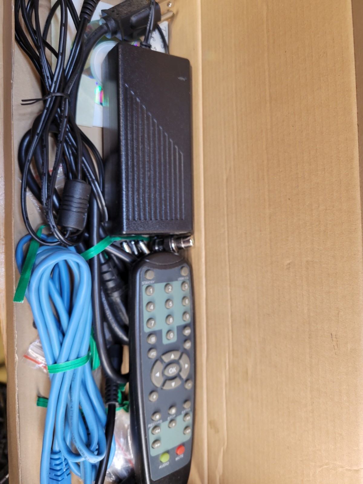 First alert 500gb DVR Security System 4 channel used 3 cameras untested
