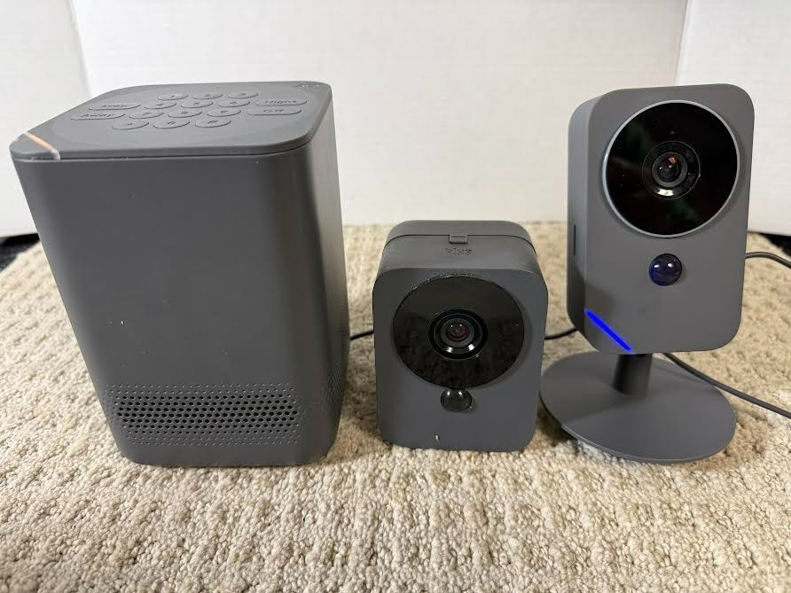 Blue by ADT Smart Home BUNDLE – Graphite – Hub & (2) Wireless Cameras – Pts Only