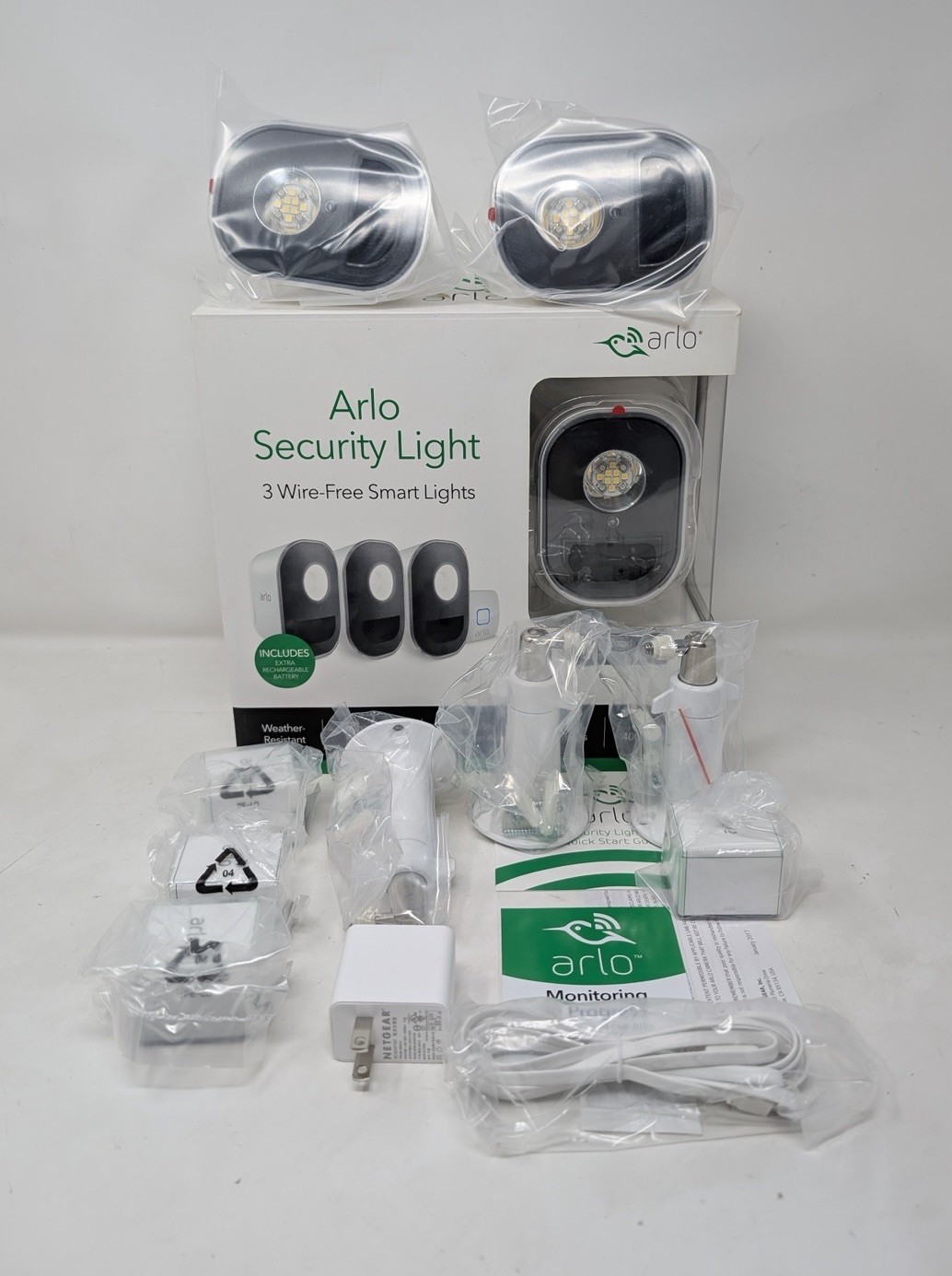 Arlo Security Light System with 3 Wire-Free Smart Lights (ALS1103C-100NAS)
