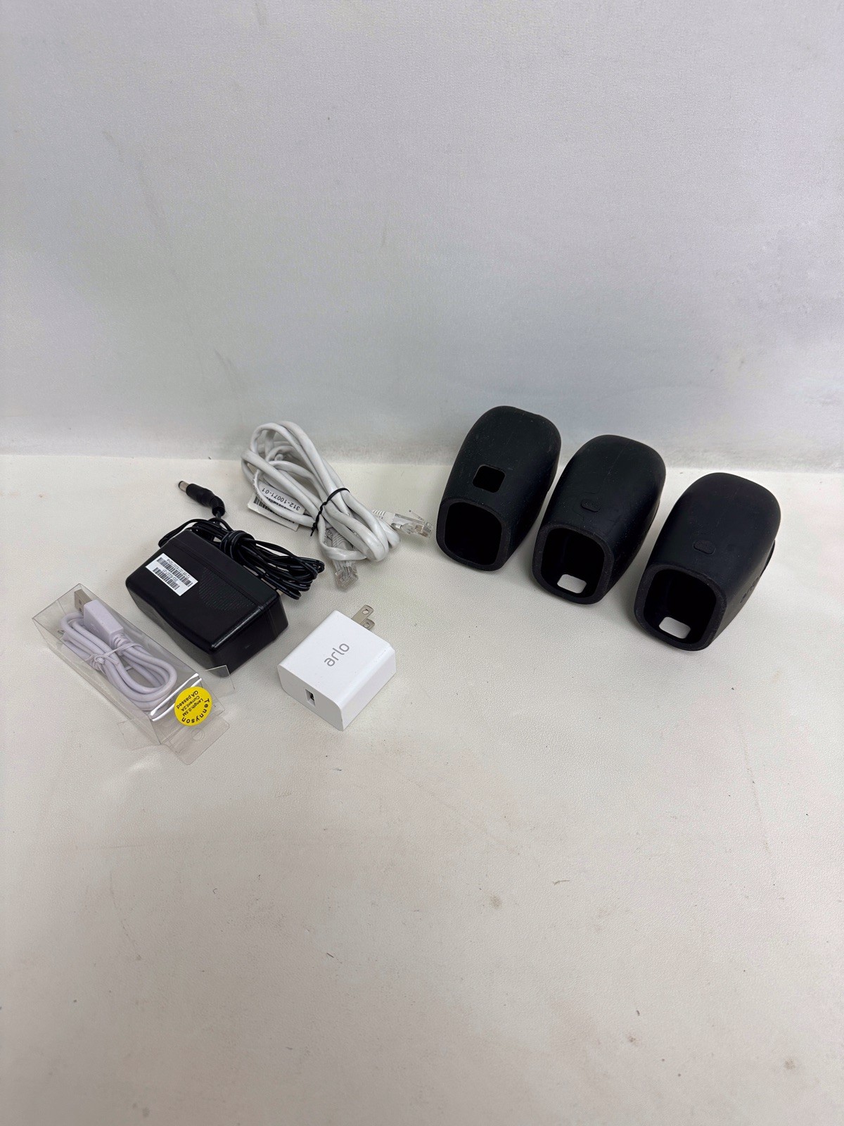 Arlo Pro 2 – 5 Wire-Free HD Security Camera System – Bundle. Read Description