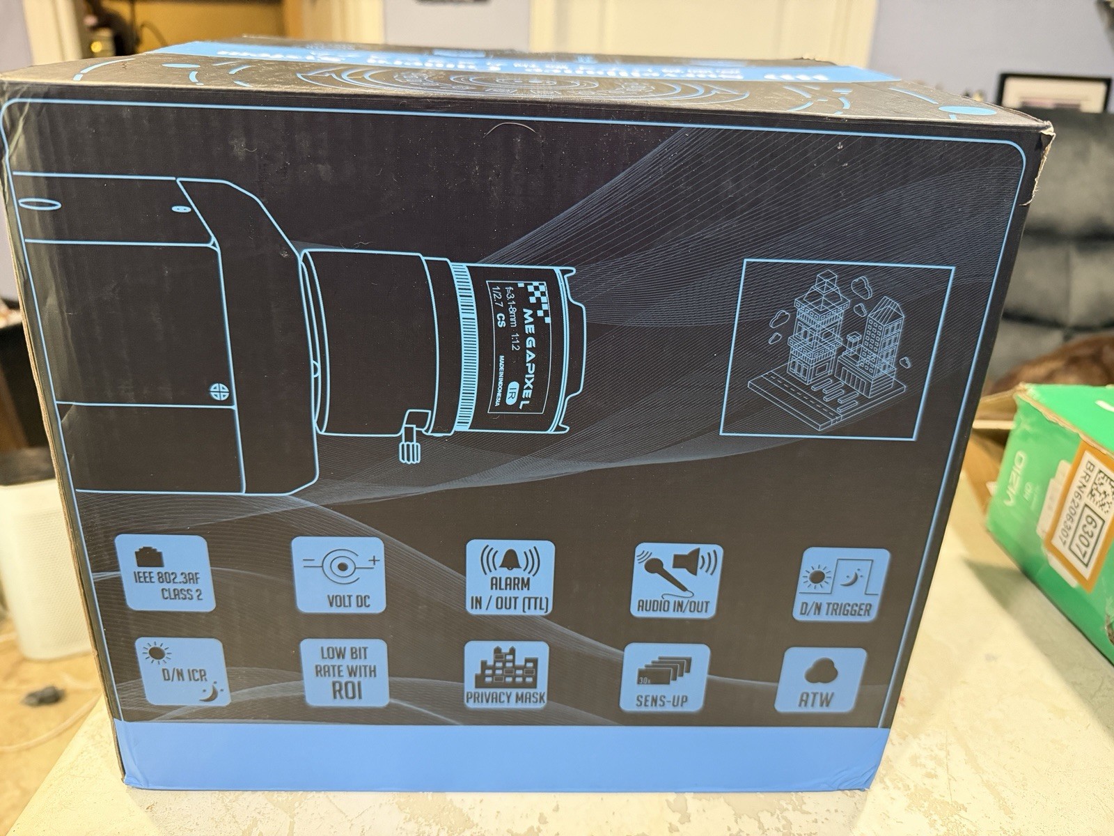 OOSSXX 4K PoE Security Camera System 8CH NVR 10.2″ Monitor 4 Cameras 1TB AI