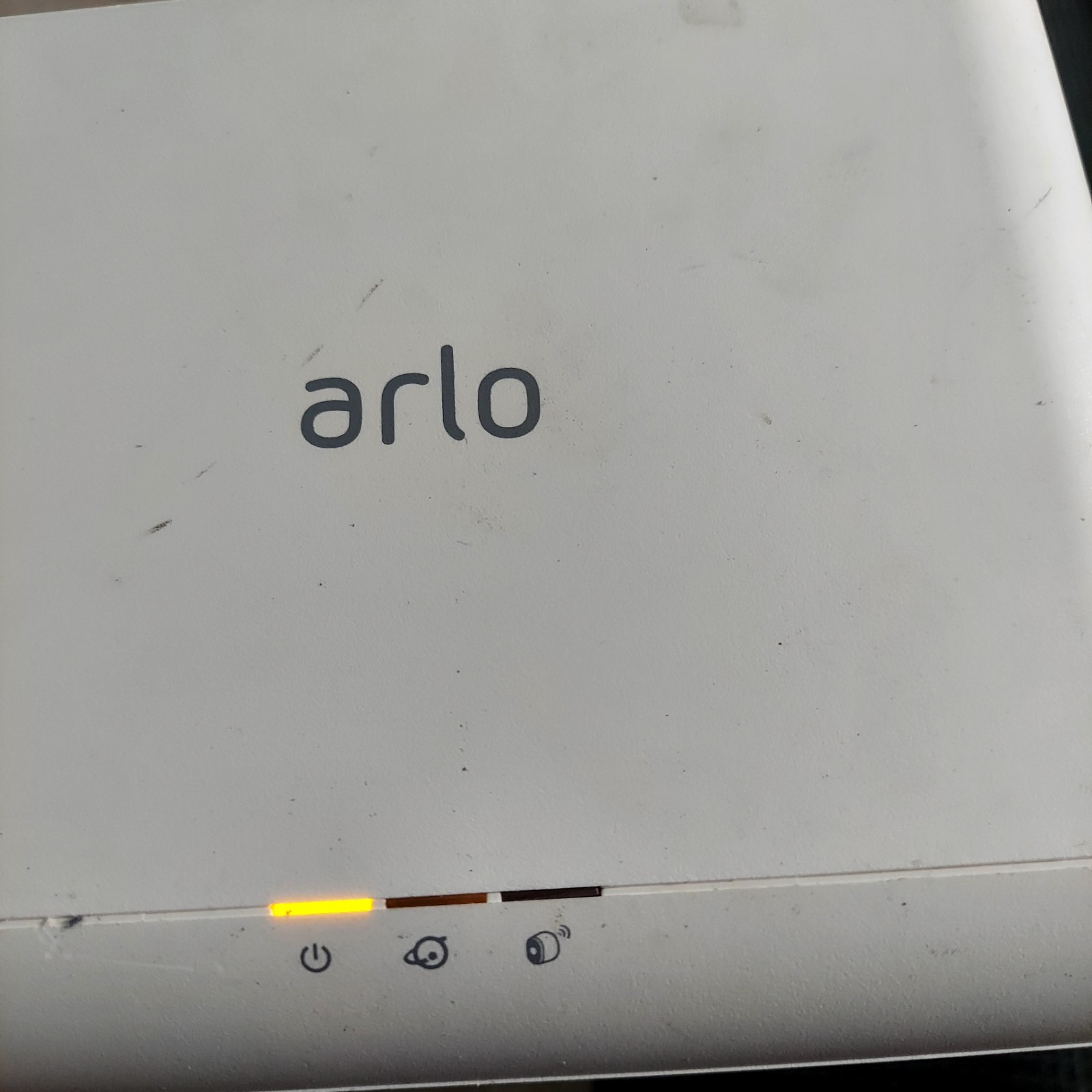 4 Arlo VMC3030 cameras with VM4000 base station (batteries not included)