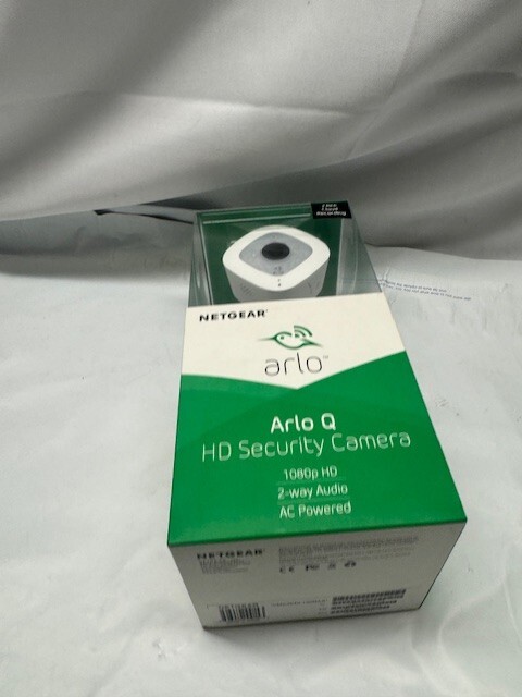 Arlo Q VMC3040-100NAS 1080p HD Wireless Security Camera with Audio Indoor