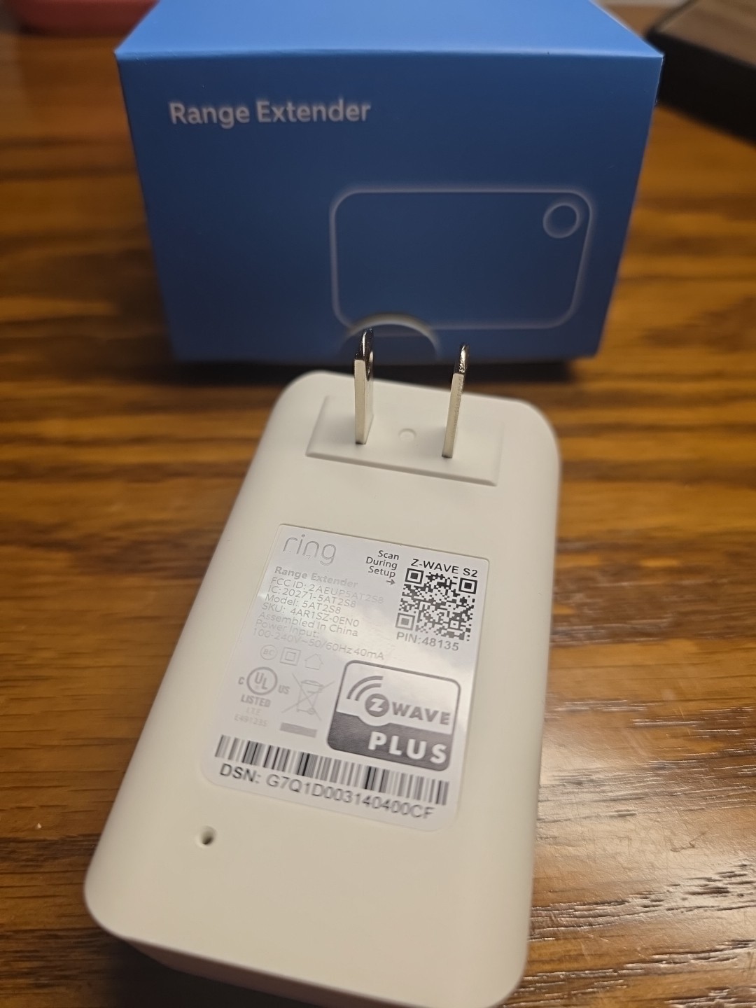 Ring Alarm Range Extender (2nd Gen) – Model 5AT2S8, Works Great with Box