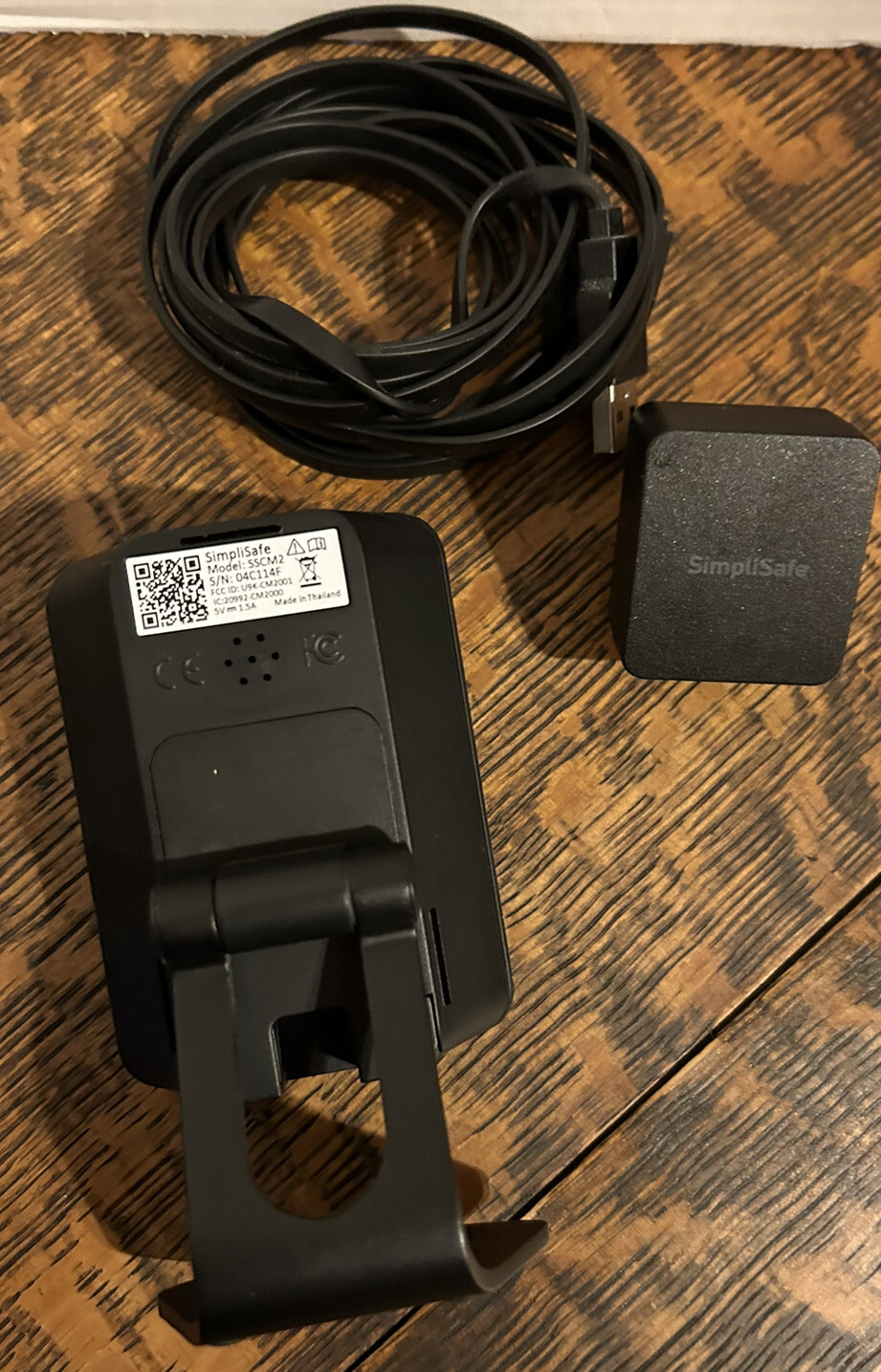 Simplisafe Indoor Camera SSCM2 Wire & Plug SN 04C114F FCC ID UPK-CM2001 Thailand