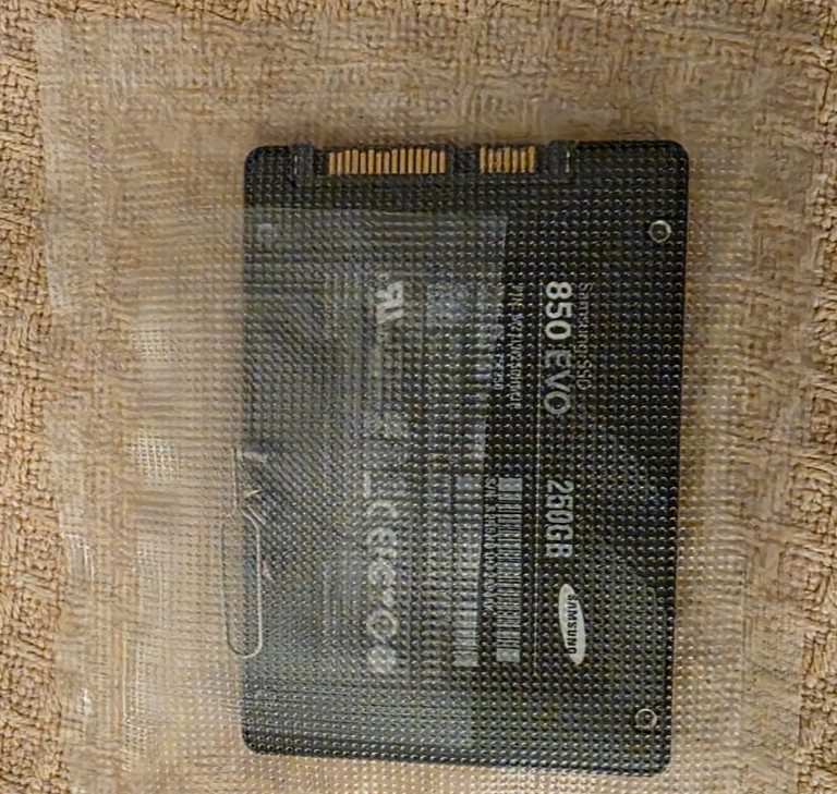 Eufy Security S380 HomeBase T8030 (Power supply + LAN + Samsung 250 GB SSD 2.5)
