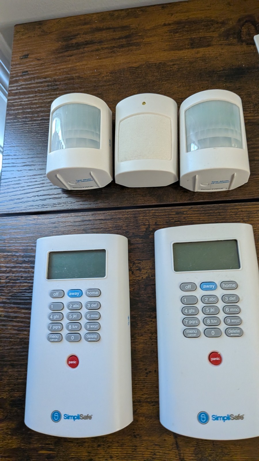 SimpliSafe Security System – HUGE Set w/ Extras, Original.