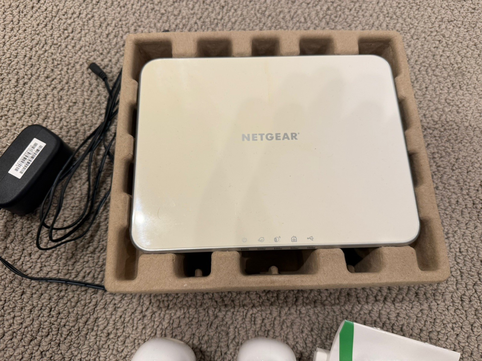 Arlo Netgear Base Station VMB3000, Adapter + 2 Wireless Cameras VMC3030 w/Mounts