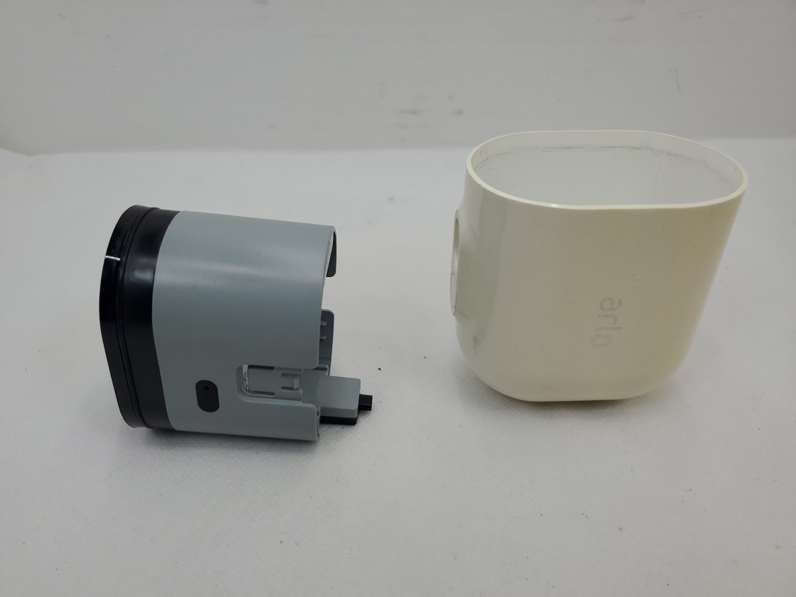 Arlo Pro 4 XL Security Camera VMC4041P Working Condition But Faded Needs Battery