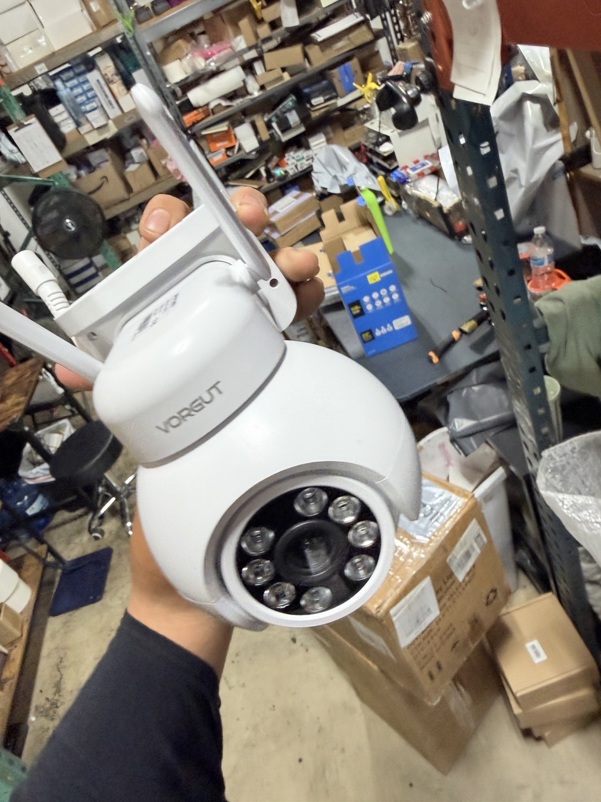 EQL-Wireless Security Camera System with 10″ LCD Monitor, 2PCS 3MP PTZ Outdoor