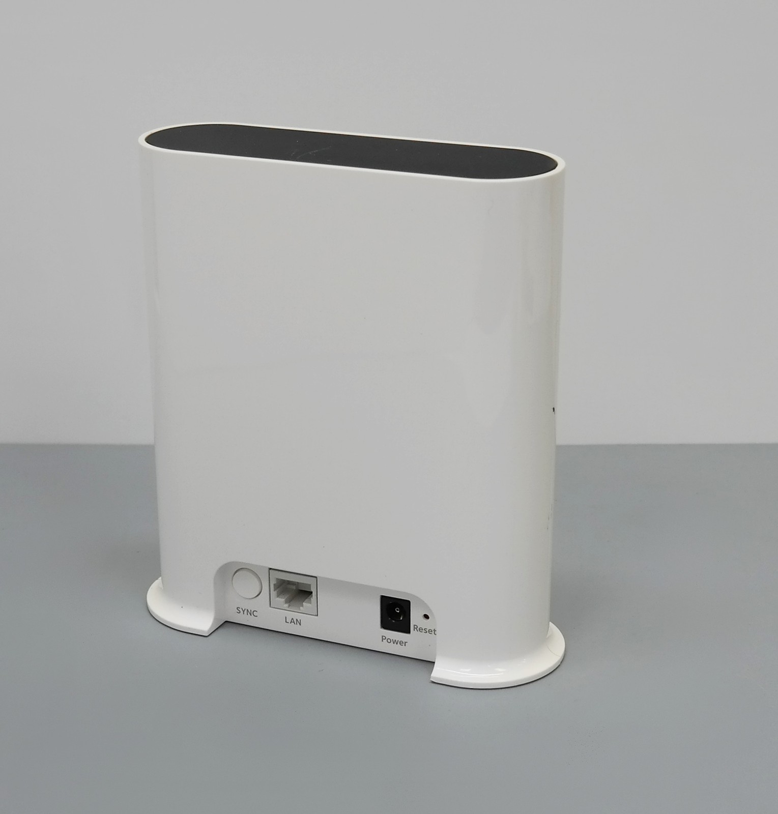 Arlo Ultra Smart Hub Base Station VMB5000
