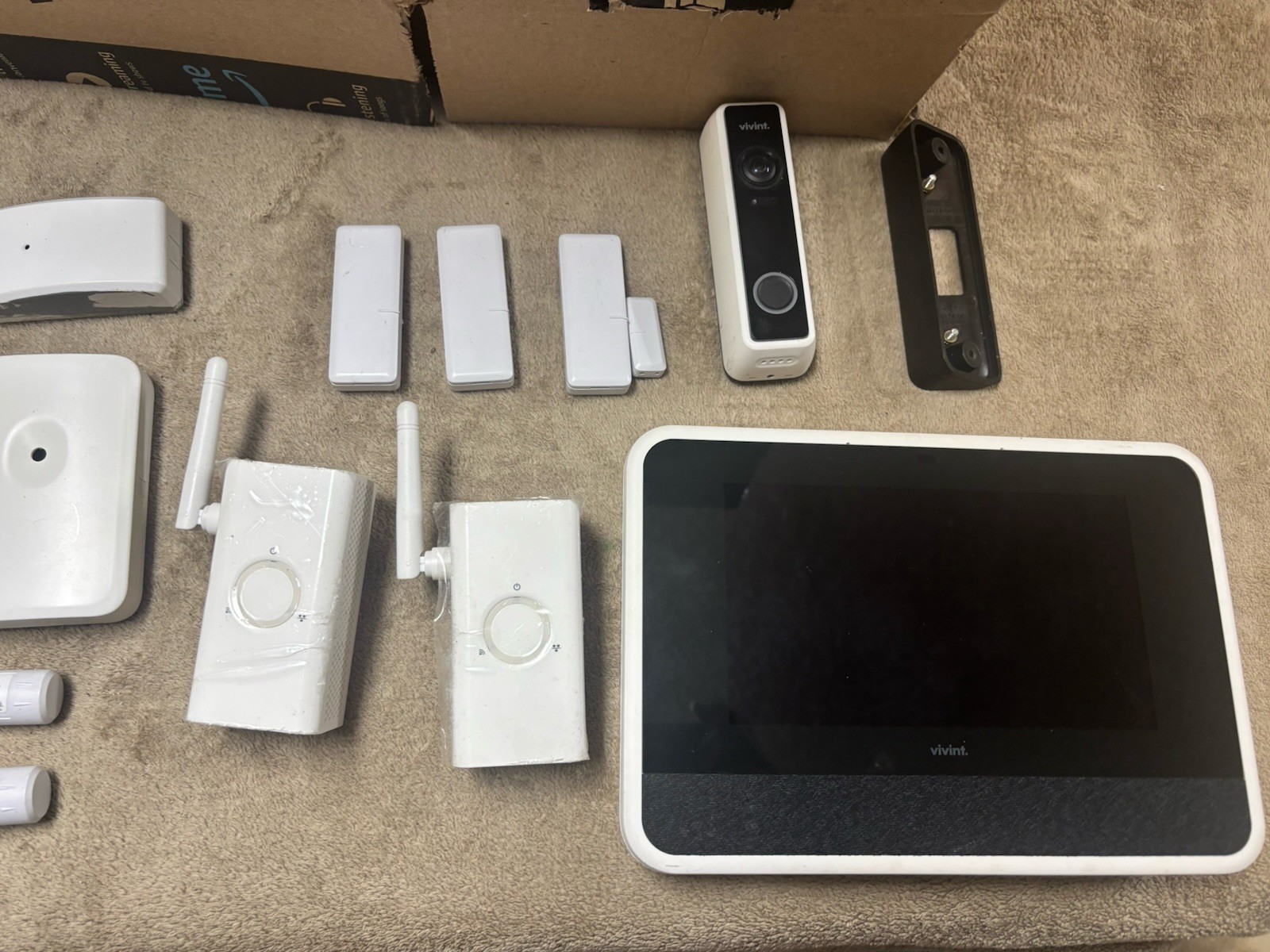 Vivint Security Bundle 2 Outdoor Cams Doorbell Indoor Cam Hub Sensors Untested