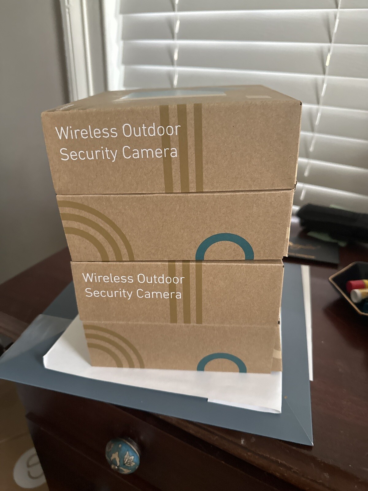 Simply Safe Security System 8 Piece Kit. Camera, Base Station, Sensors, Keypad
