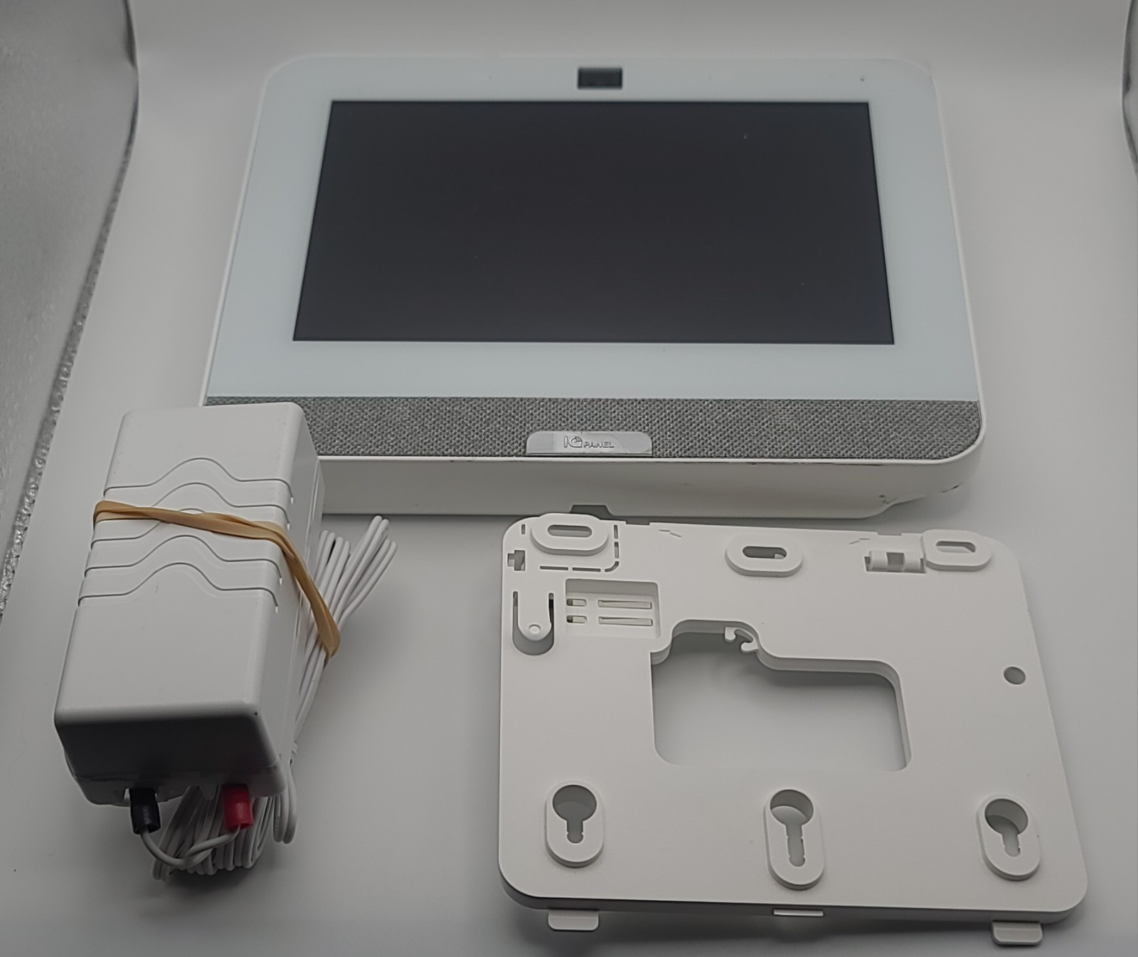 Qolsys IQ Panel 4 IQP4001 – Verizon – PARTS OR REPAIR – Linked To Account