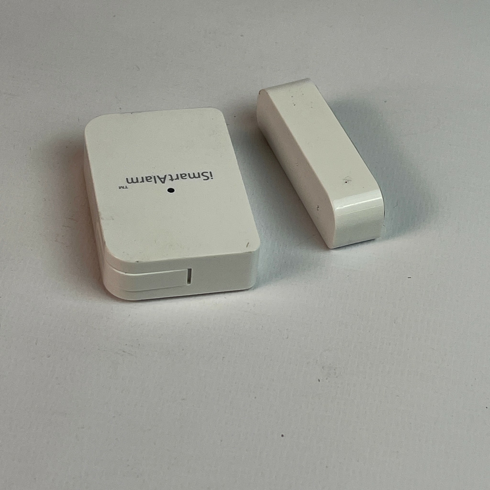 iSmartAlarm ISAISA1 Wireless Wi-Fi Home Security System for Apartment – White