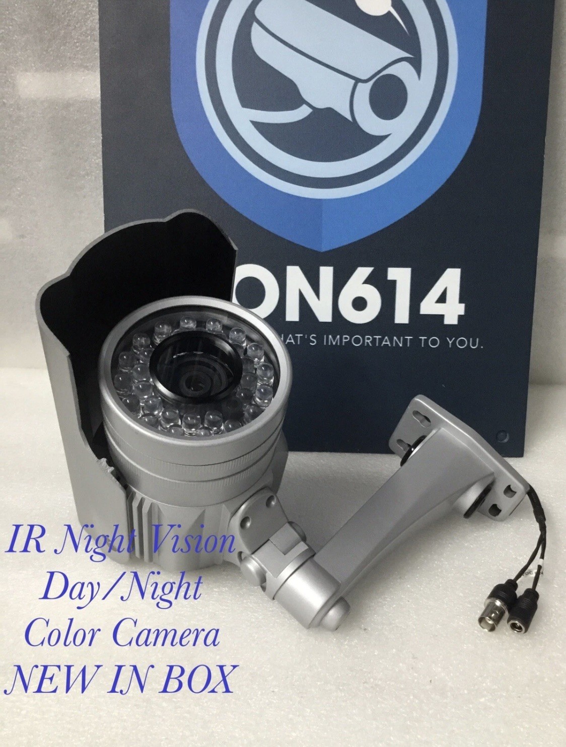 Security Color Camera W/600TVL 9-22mm PAL LEDs 100ft Day/Night VandalProof NEW!