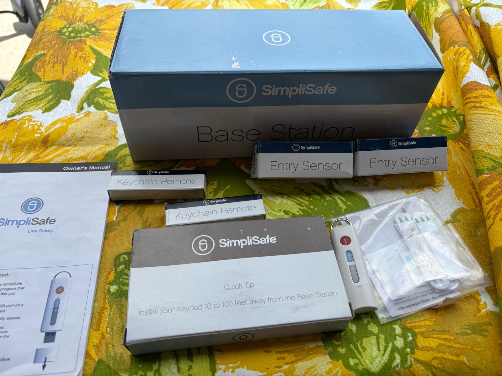 SimpliSafe Home Security System – 1st Generation – 8 Piece Bundle
