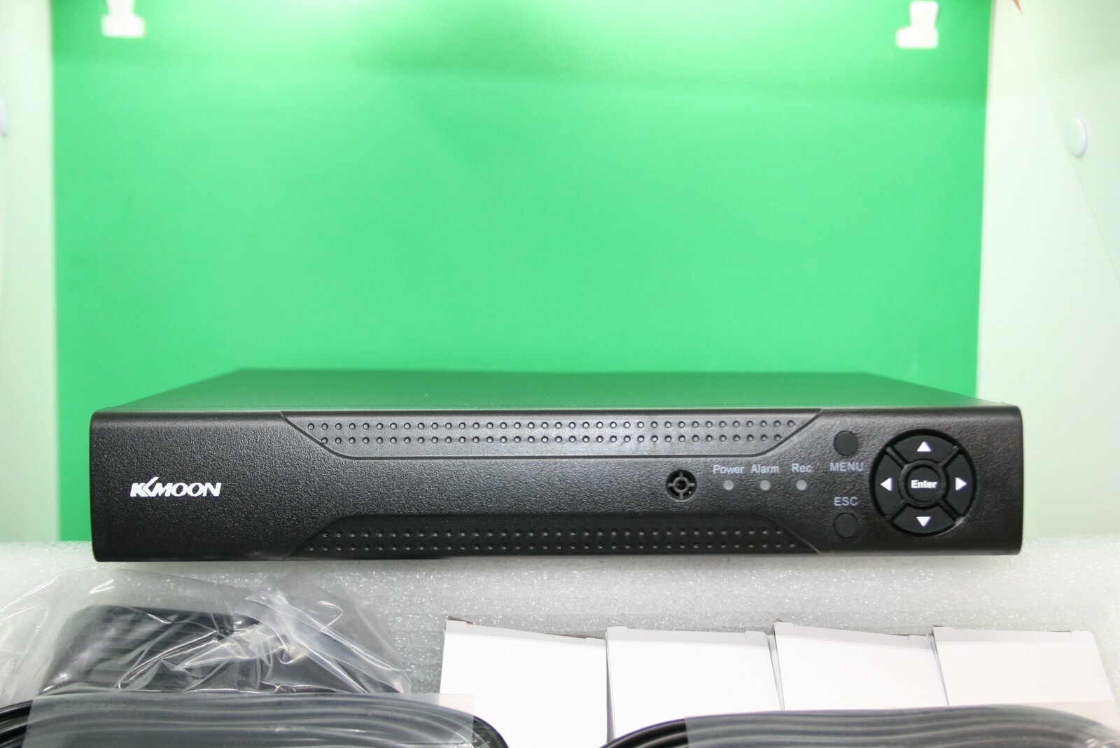 KMoon H.264 4 Channel 720p CCTV Camera System With DVR NEW