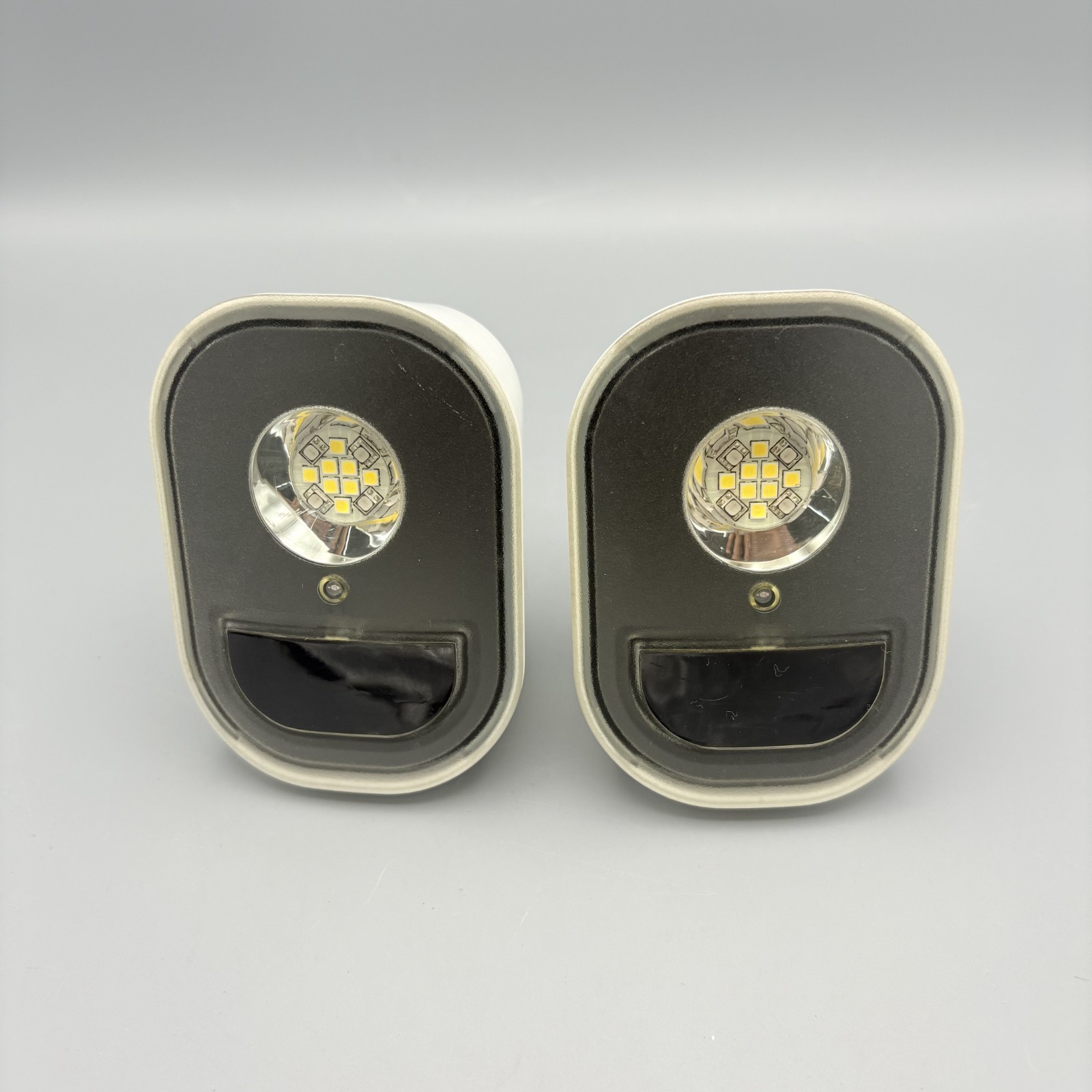 Netgear ARLO AL1101 Add-On Smart Security Lights with Batteries, Mounts Untested