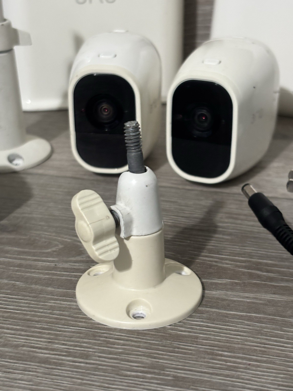 2x NETGEAR Arlo Base Stations VMB40000 VMB4540 and 2 VMC4030P Cameras – AS-IS