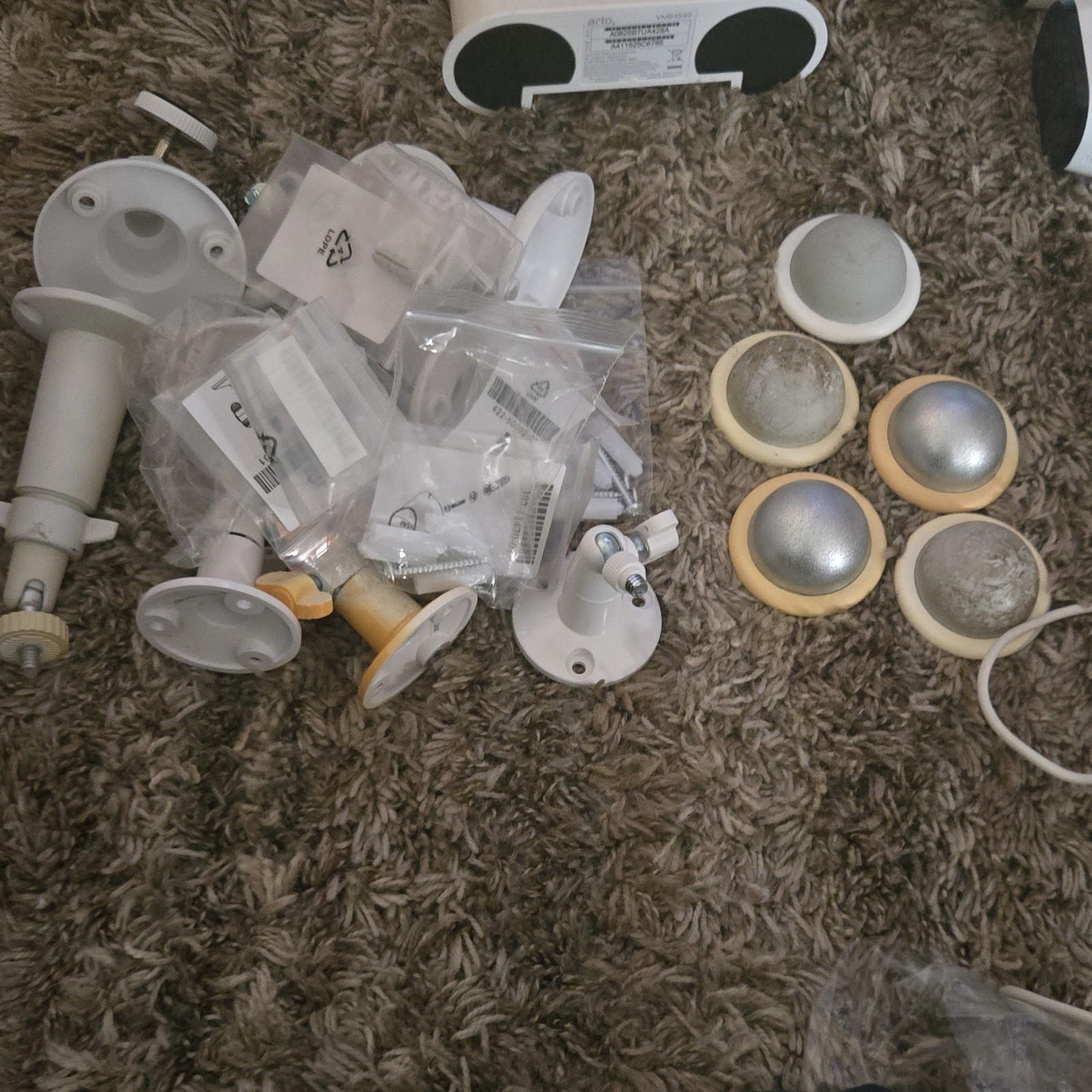 Arlo pro 3 Wireless IP Cameras System White w/ Mounts, Batteries, Charger