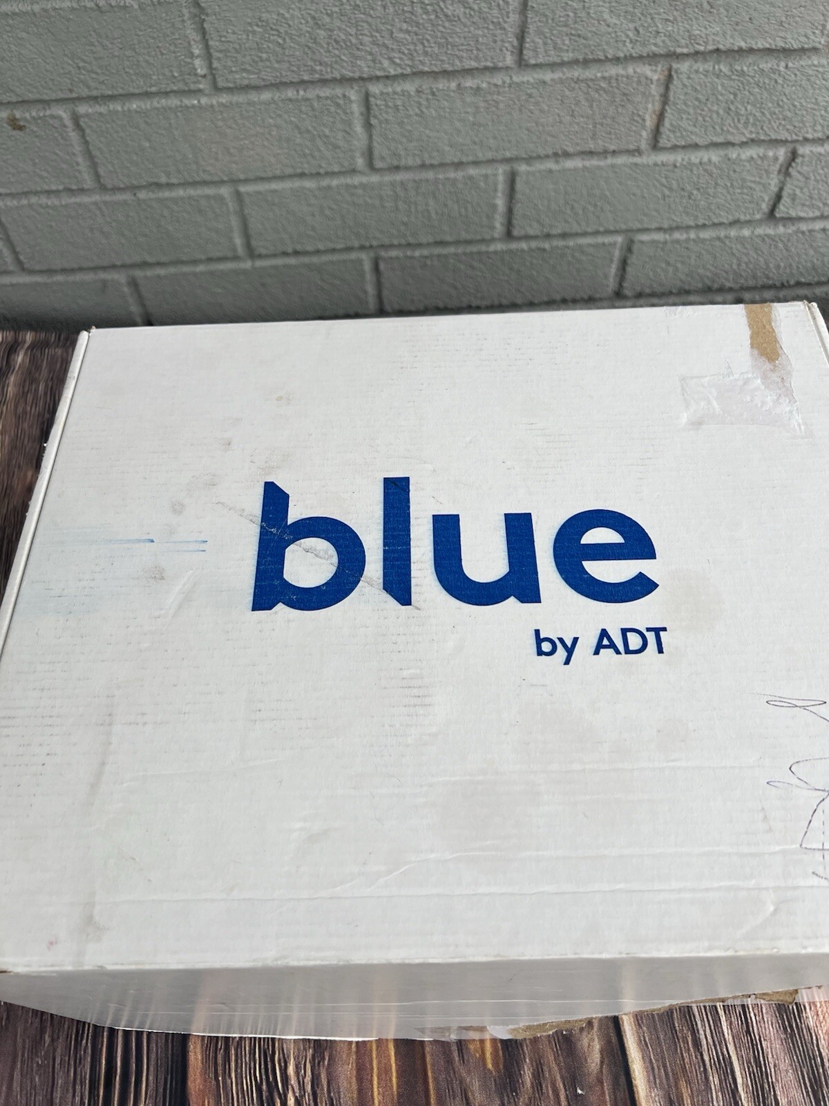 ADT Starter Kit DIY Security System BRK101R0-01