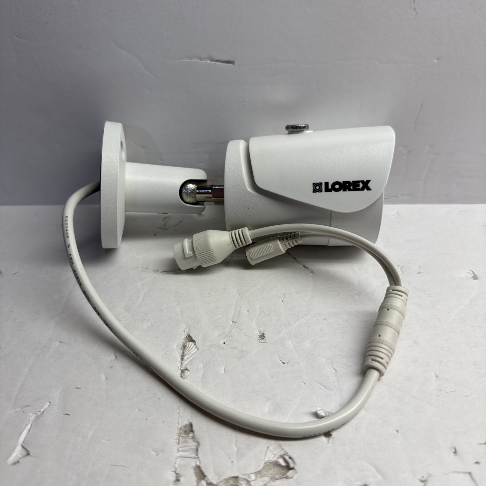 NEW – Lorex LNB4163-C 3MP HD IR Bullet Security Camera out of the box