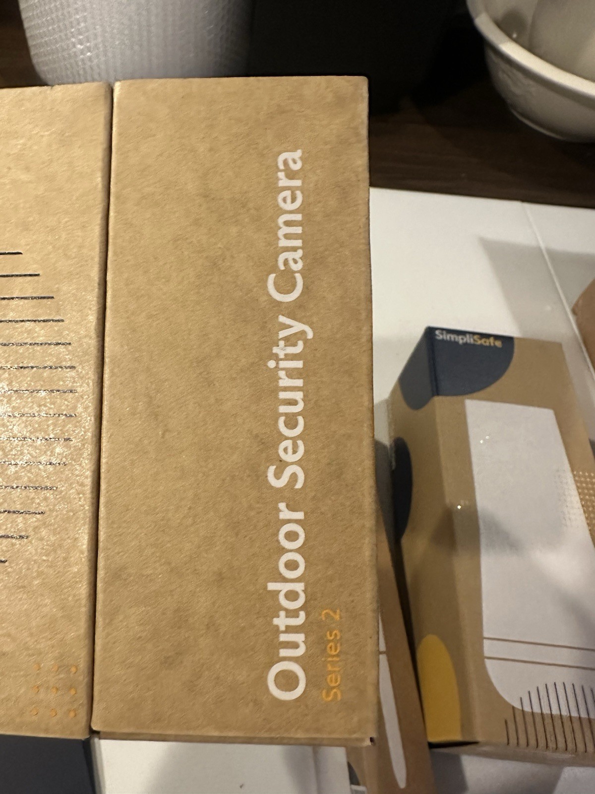 SimpliSafe Outdoor Security Camera Series 2 System Lot, Base Station/Accessories