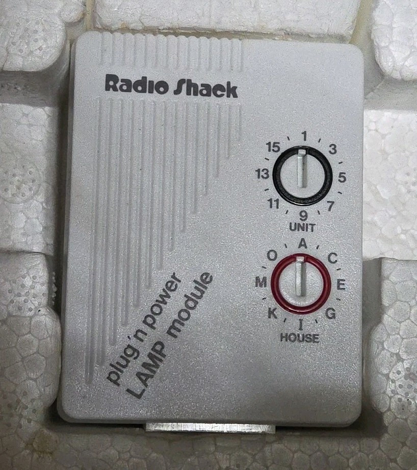 Radio Shack Wireless Home Security System from 1994 – 61-2610 49-2551A
