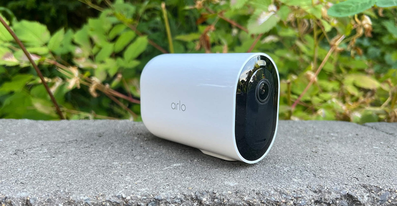 Arlo Pro 4 XL Spotlight Wireless 3 Camera Bundle – Factory Sealed (RFRBSHD)