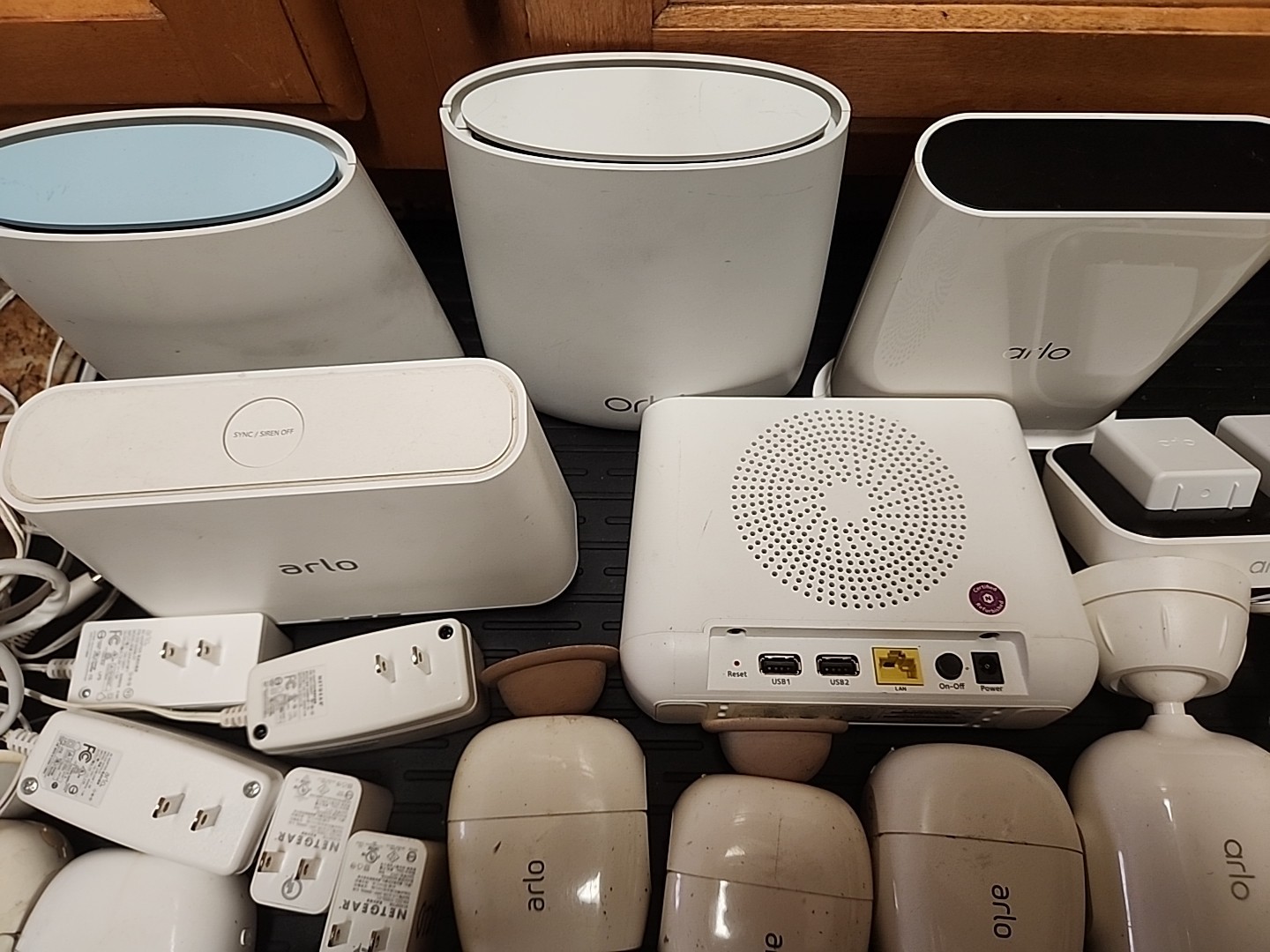 Lot Arlo: 19 Cameras (Not Tested) + 3 Bases PROVED (Inc. VMB5000 4K Hub)