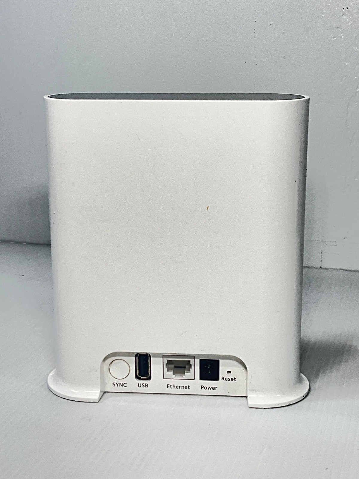 Arlo Ultra VMB4540 Smart Hub Base Station w/Power, Ethernet Cables (No Cameras)