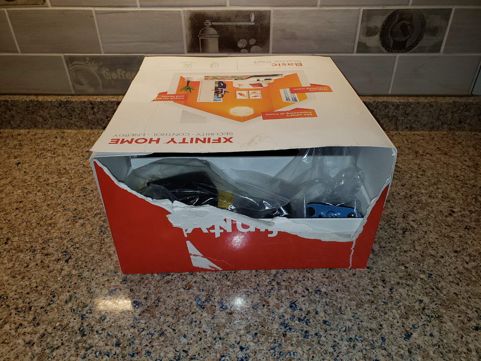 Xfinity Home basic starter pack home security comfgo1305 NETGEAR CAMERA ASG1100