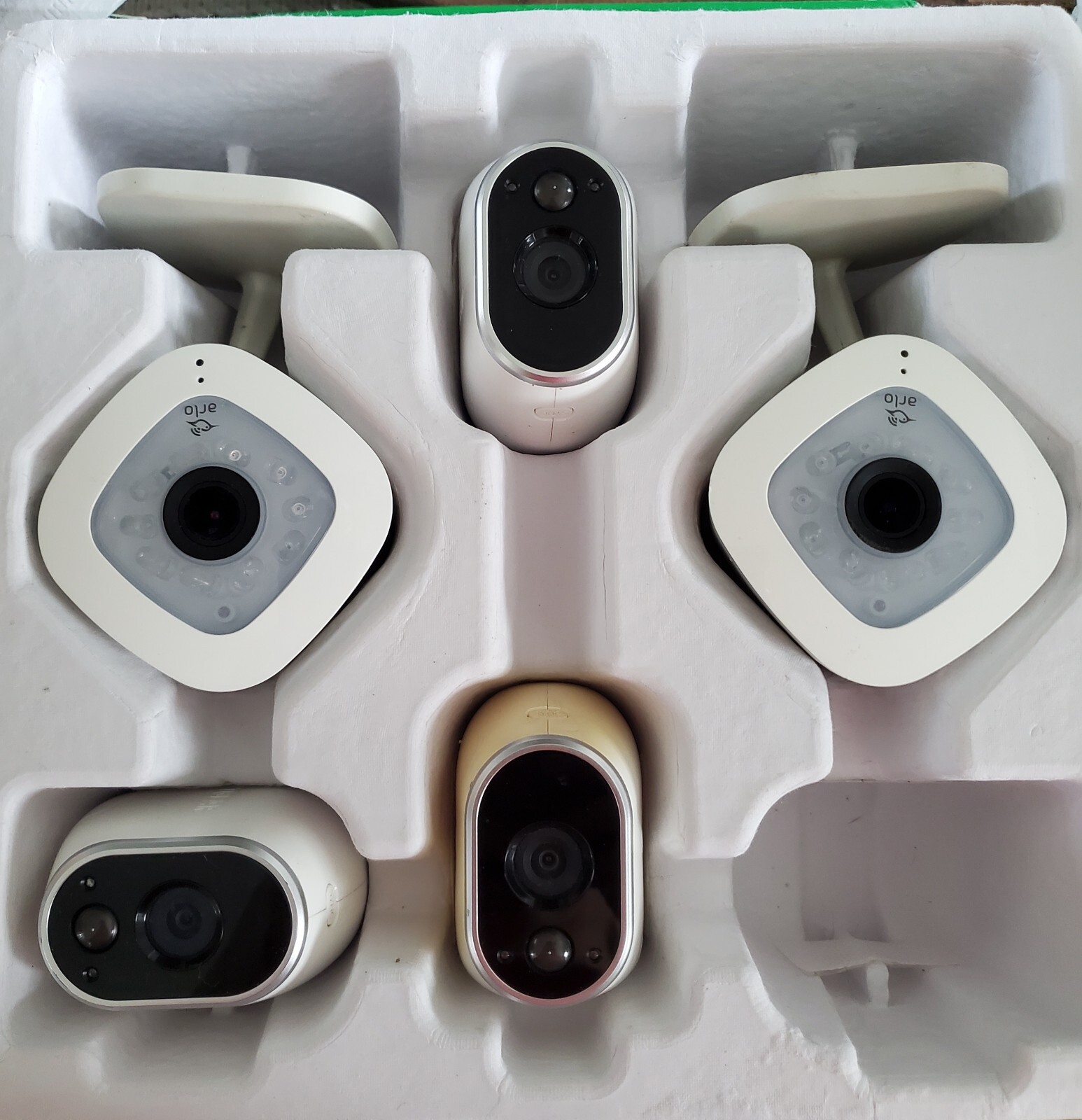 ARLO Netgear 5 camera VMK3500 wireless 1080 HD security System Used