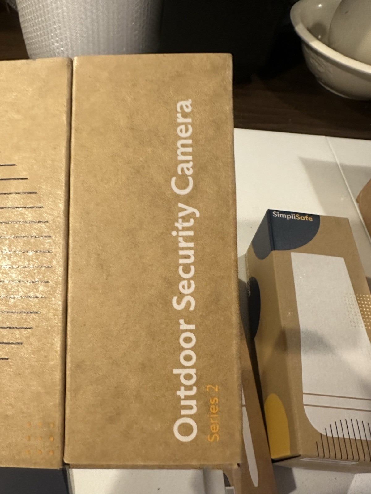 SimpliSafe Outdoor Security Camera Series 2 System Lot, Base Station/Accessories