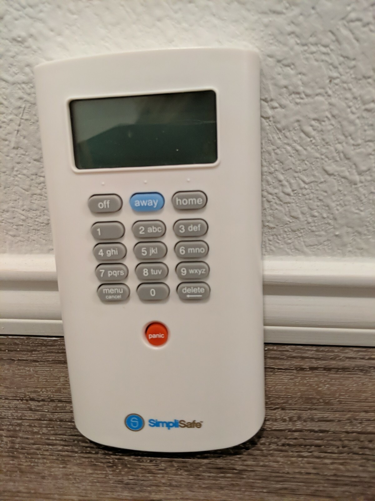 SimpliSafe Wireless Complete Home Security System Never Used 9 Piece Set