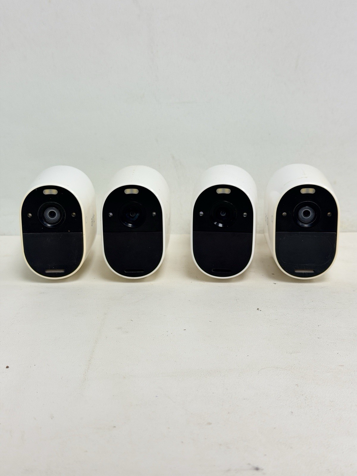 Arlo Essential Spotlight Camera – (4 Pack) VMK2430Y-1BYNAS. READ