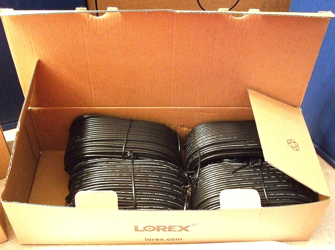 Lorex 4K Ultra HD 8CH 1TB Analog Security System – Complete System – NIB